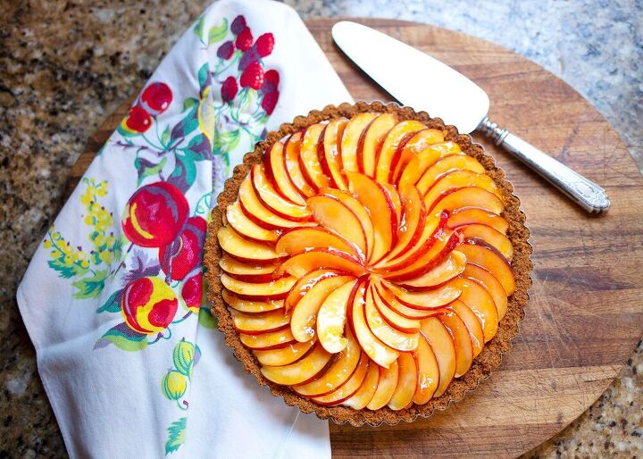 nectarine cream tart in a gingersnap crust