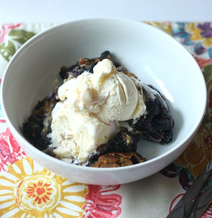 try the best 3 ingredient crock pot blueberry cobbler recipe