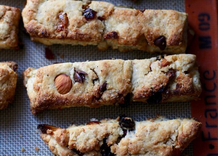 italian biscotti with chocolate and almonds