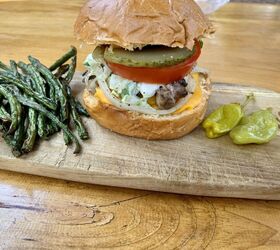 summer burger with green beans chips