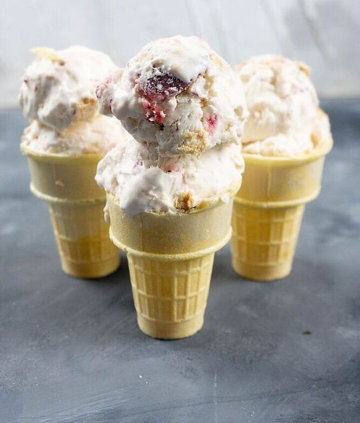 Strawberry Cheesecake Ice Cream | Foodtalk Strawberry Cheesecake Ice Cream | Foodtalk