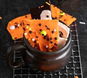 19 spooktacular halloween recipes to trick or treat yourself, Halloween Bark Recipe How to Make Chocolate Bark for Halloween Treats