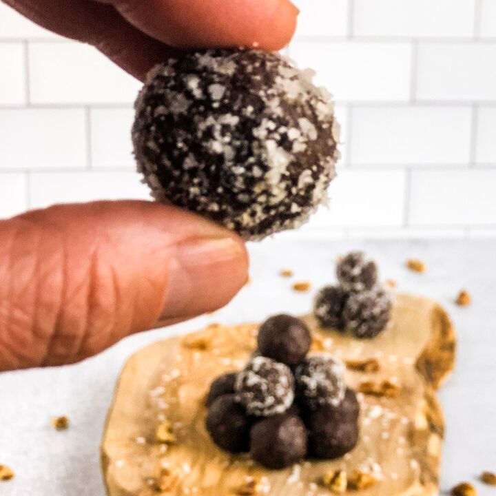 chocolatey walnut date balls