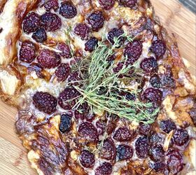 This balsamic, blackberry, & brie galette is such an easy way to bake gourmet