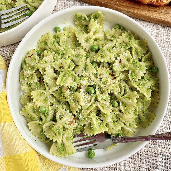 s 12 ways to serve greens to kids, Pea Pesto Pasta