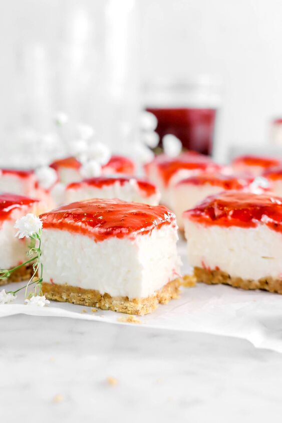 s 15 summer desserts that taste a little like sunshine, No Bake Strawberries Cream Cheesecake Bar