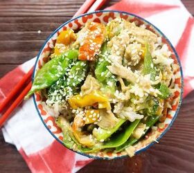 instant pot sweet pepper peanut chicken, Sprinkle with sesame seeds and serve for dinner