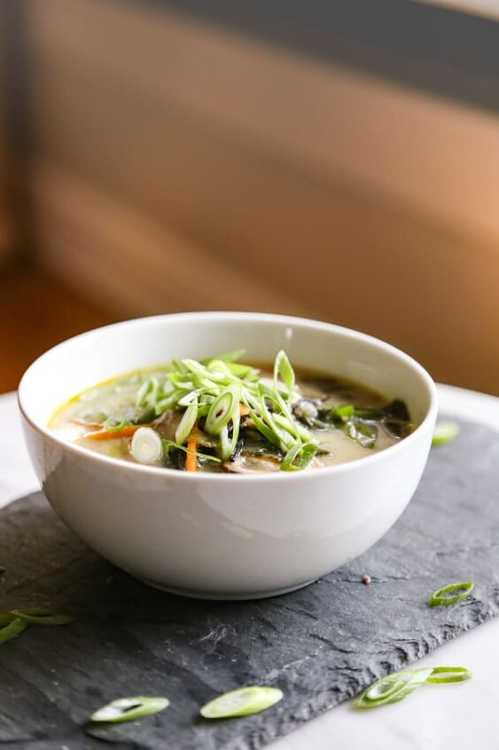 miso soup with shiitake mushrooms recipe, Tasty Miso Soup Garnished with Scallions