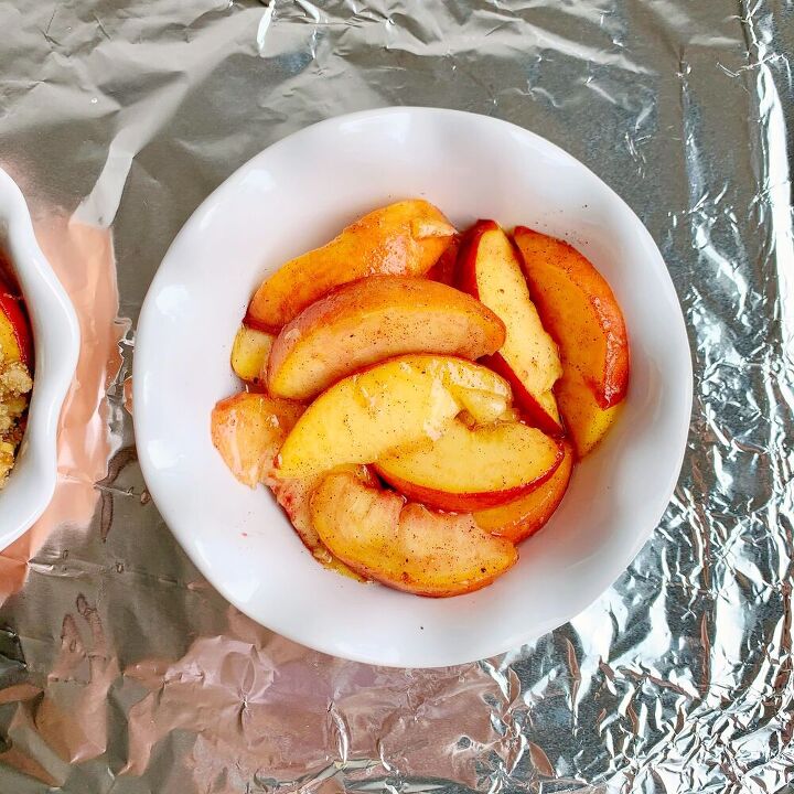 peach crisp with pretzel streusel