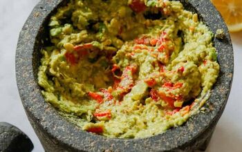 Healthy Guacamole With Roasted Peppers and Cumin