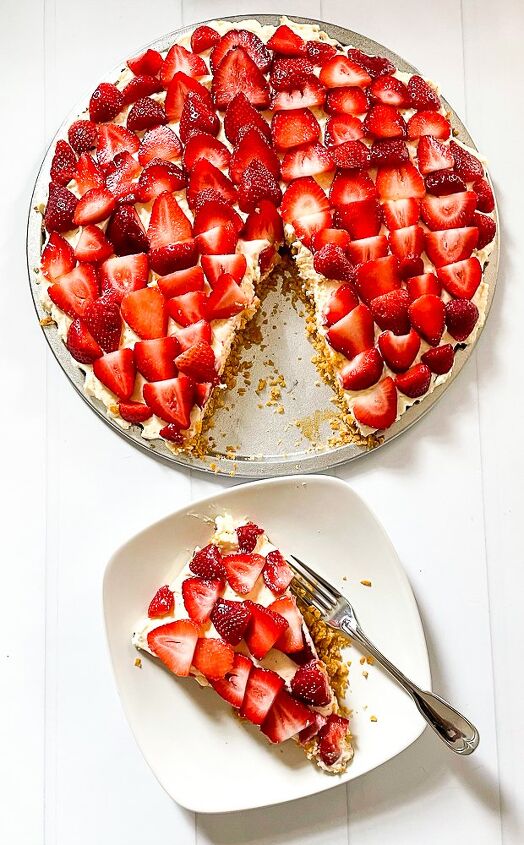 strawberry tart with brown sugar crust
