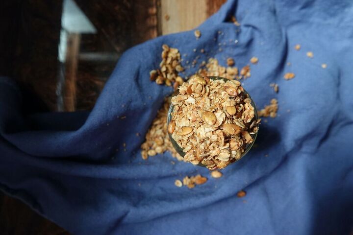 homemade maple granola