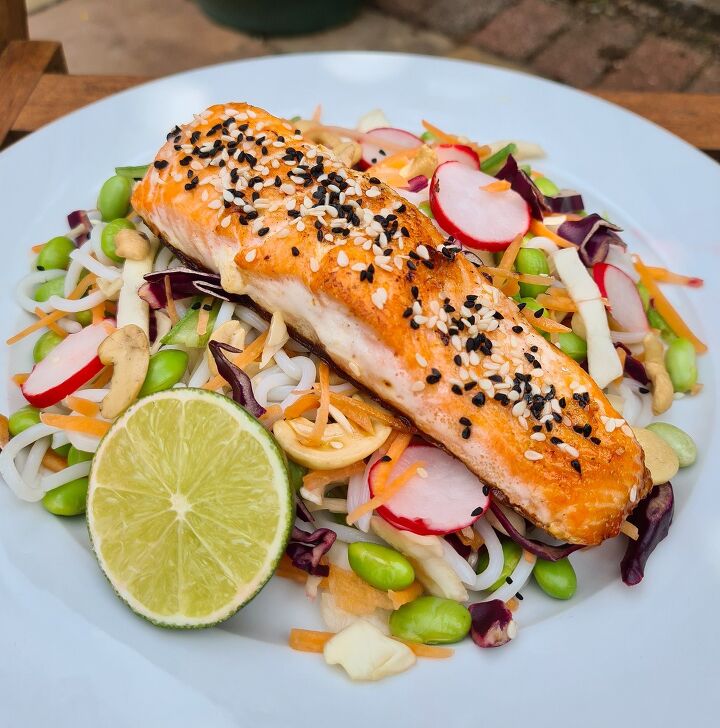 s 12 seafood dishes to enjoy on summer vacation, Pan Fried Asian Salmon