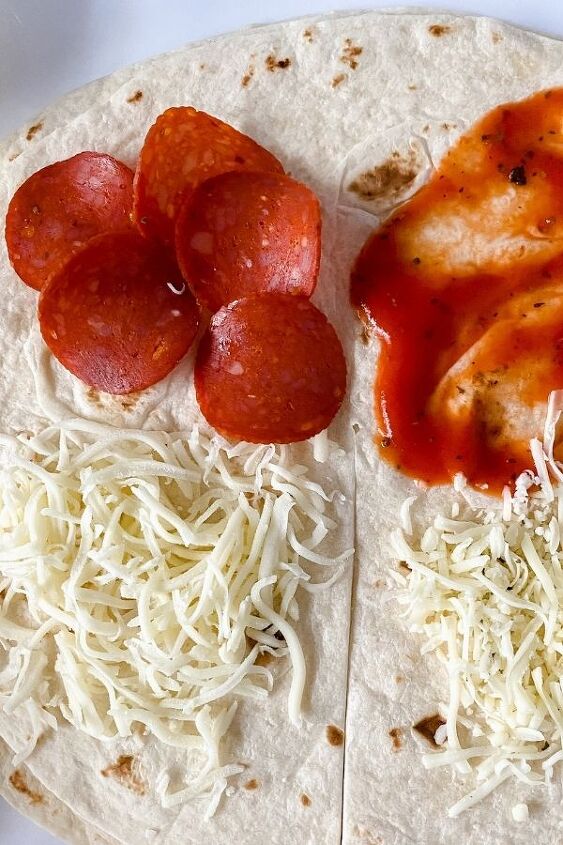 how to make easy pizza tortilla wraps for a quick meal