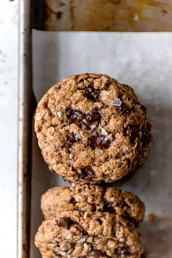 vegan tahini oatmeal chocolate chip cookies
