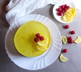 The perfect lemony cheesecake to enjoy when it's still too hot to turn on the oven