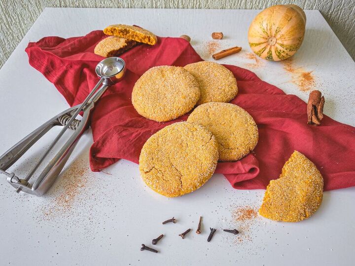 soft pumpkin spice cookies