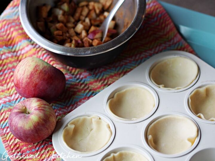 mini apples pies for the crust lover