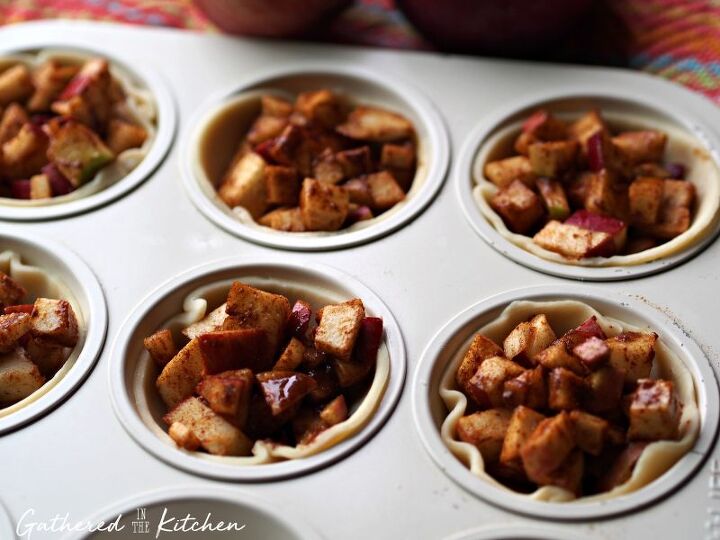 mini apples pies for the crust lover
