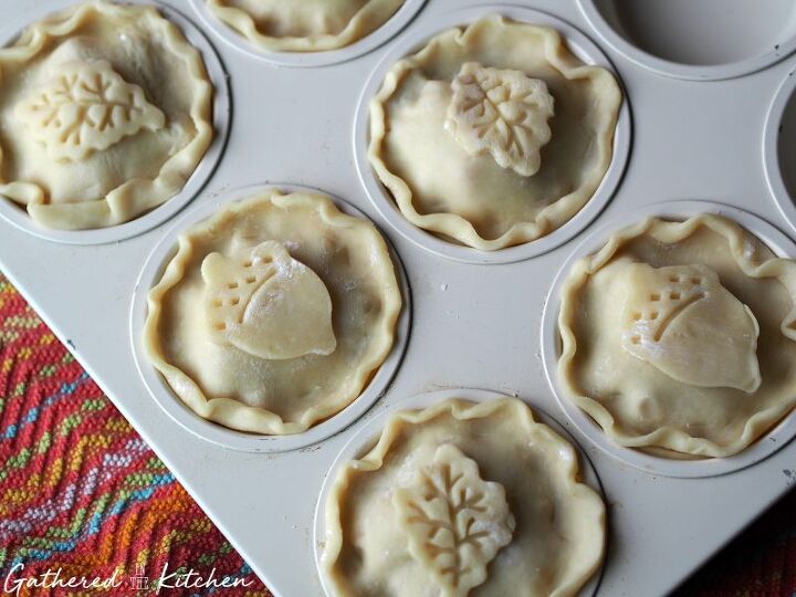 mini apples pies for the crust lover