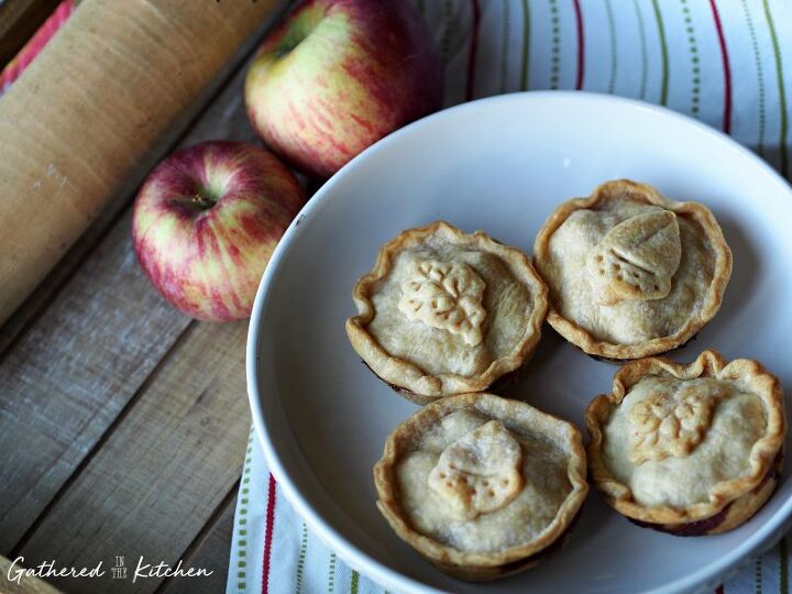 mini apples pies for the crust lover