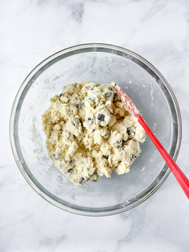 lemon blueberry scones with lemon glaze