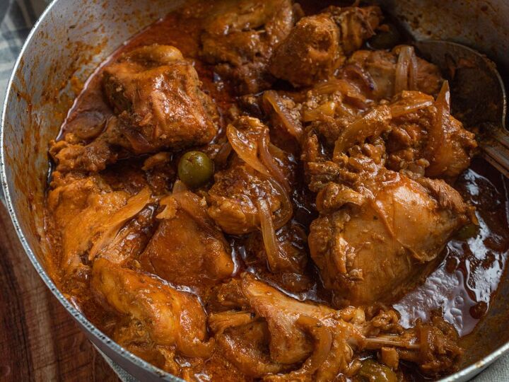 easy dominican braised chicken