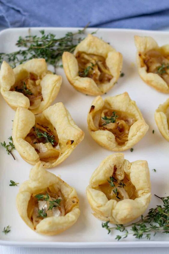 caramelized onion and brie appetizer bites