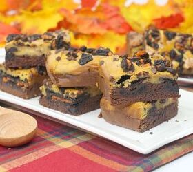 It's time to bring in the season with this delicious pumpkin Oreo brownie twist