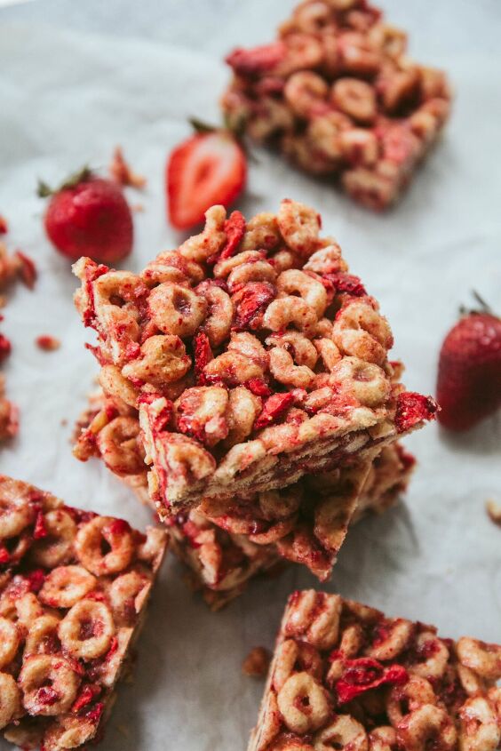 strawberry cereal bars