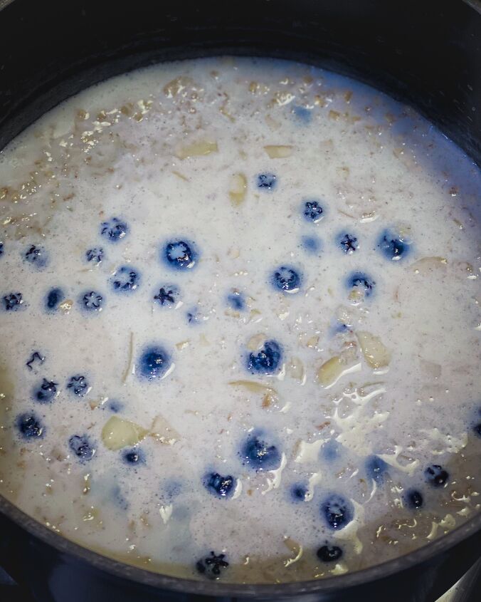 blueberry almond oatmeal