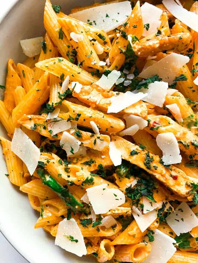 creamy chicken pasta with spinach