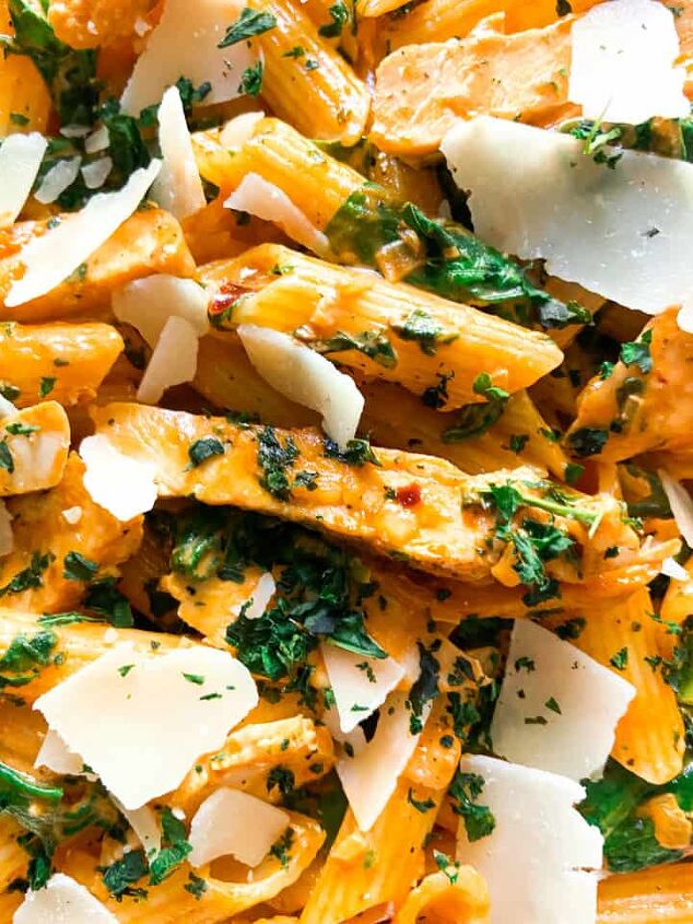 creamy chicken pasta with spinach