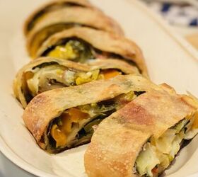 Pepper Spinach and Basil Stromboli
