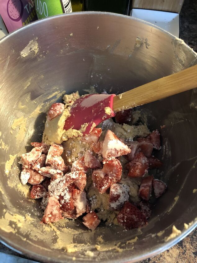 reduced sugar strawberry chocolate chip cookies