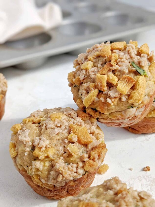 protein zucchini muffins with cinnamon crunch streusel so good
