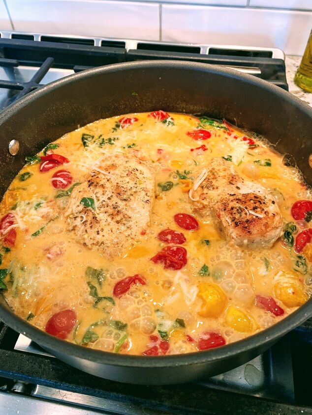 creamy tuscan chicken with cherry tomatoes