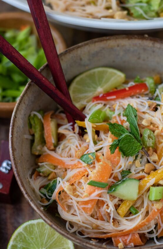 crunchy thai noodle salad