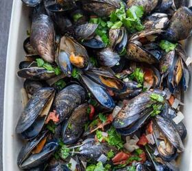 Mussels With Tomato and White Wine