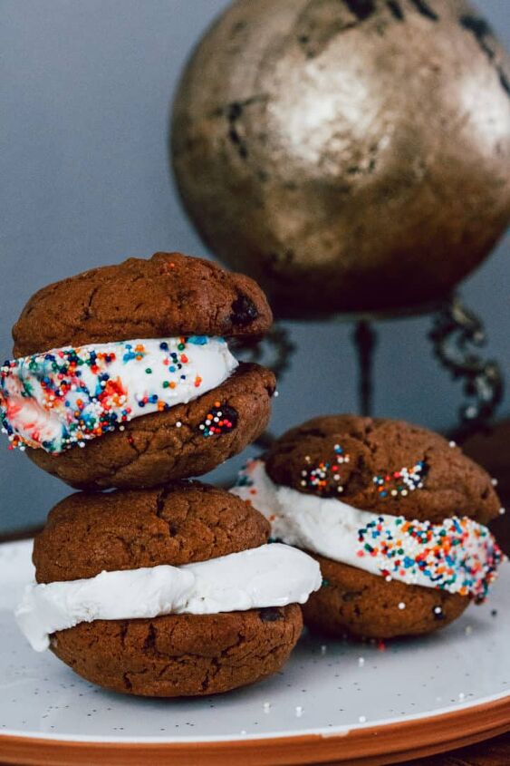 chocolate chip cookie ice cream sandwich