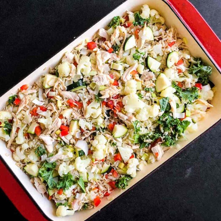 chicken rice and vegetable casserole, Mix together the chicken rice and veggies in roasting dish