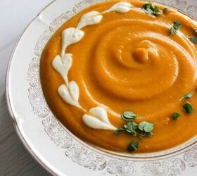 Rich & creamy pumpkin soup is always delicious, but this savory vegan recipe is AMAZING