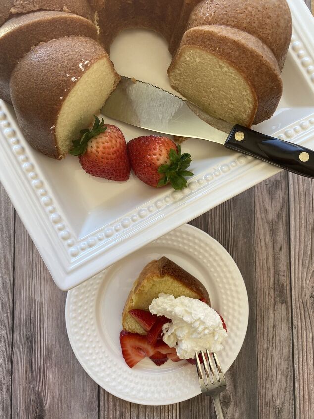 buttermilk bundt cake, Buttermilk Bundt Cake with Strawberries