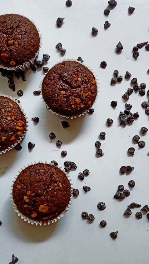 chocolate walnut muffins