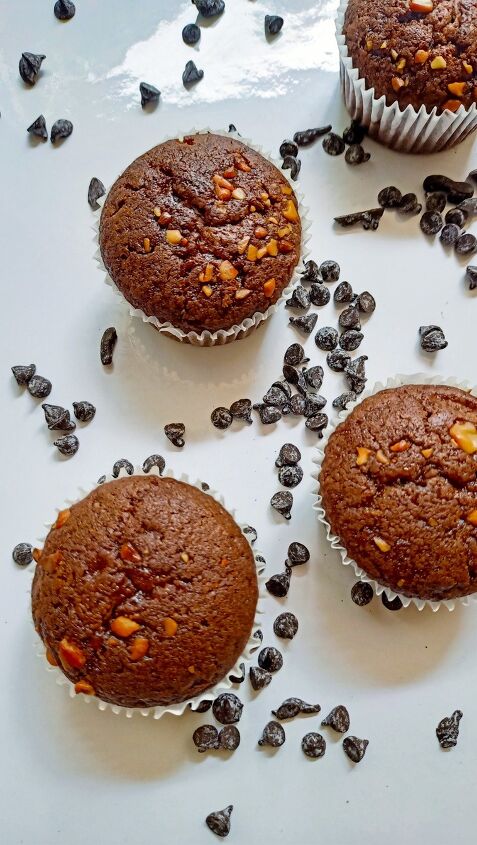 chocolate walnut muffins