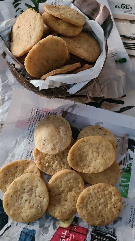 Learn How to Make Punjabi Mathri at Home | Foodtalk