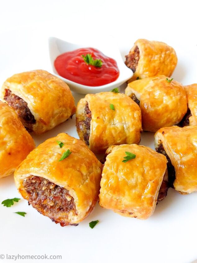 puff pastry sausage rolls with bacon easy
