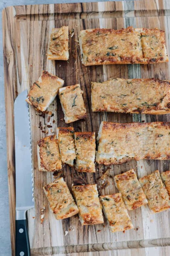 Dip Into Roasted Garlic Bread | Foodtalk