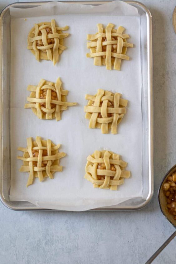 easy apple pie cookies, Cover with strips of dough