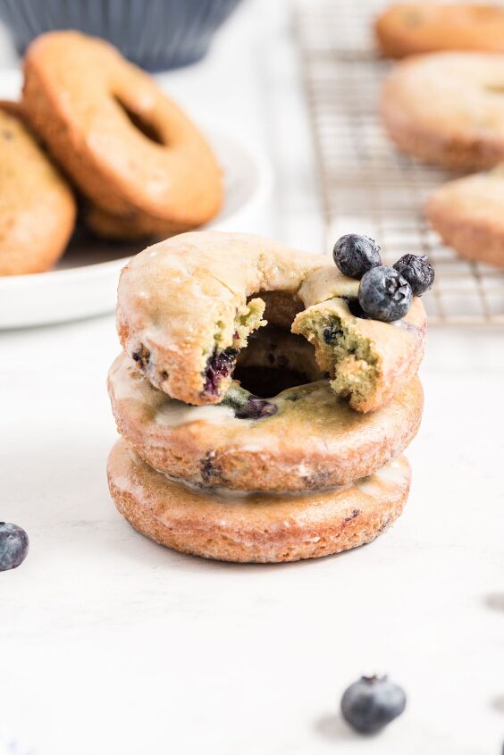 make these baked blueberry donuts to enjoy with your next cup of coffe